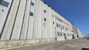 �erkezk�y Osbde 14802 M2 Kapal� Alanl� K�ral�k Fabrika Binas�